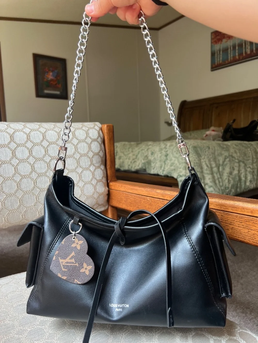 Black shoulder bag
